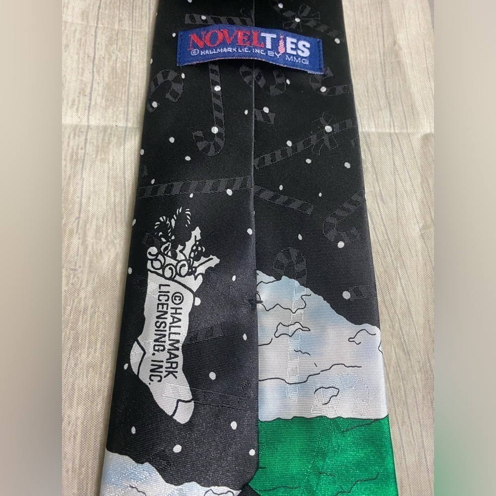 Hallmark Christmas NovelTies Tie Mens 59” Long Santa Skiing Reindeer Holiday Tie - Picture 5 of 6